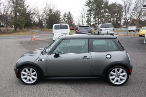 2003 MINI Cooper for sale at GEG Automotive in Gilbertsville PA