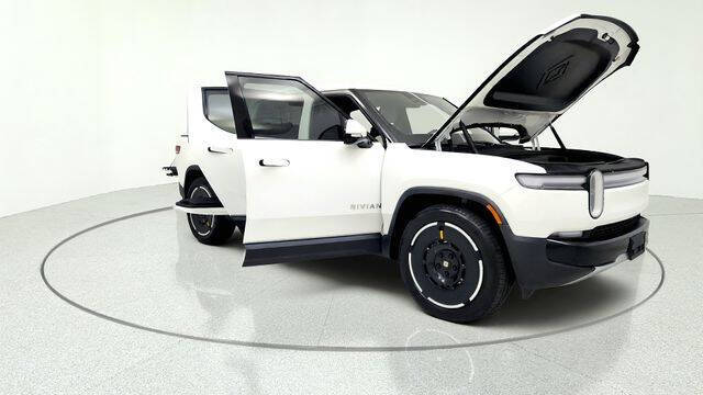 2025 Rivian R1T