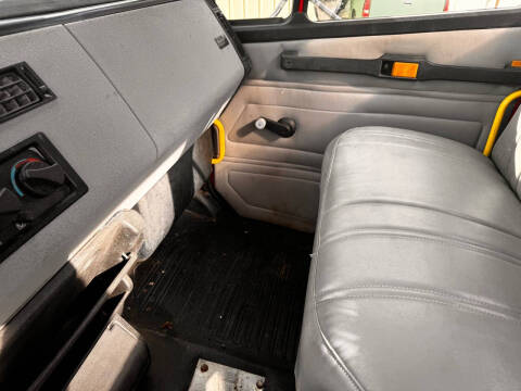 1999 Freightliner FL70