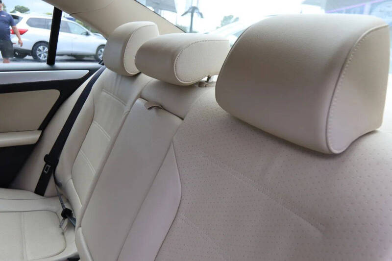 2013 Volkswagen Jetta Hybrid SEL Premium