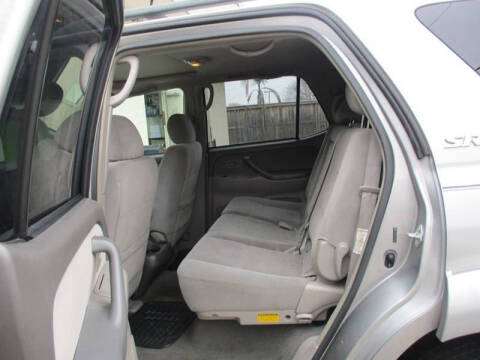 2005 Toyota Sequoia SR5