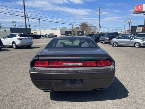 2014 Dodge Challenger SXT