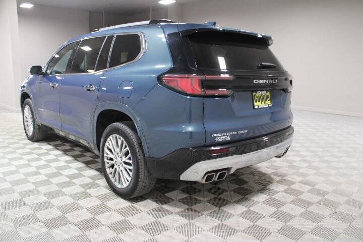 2024 GMC Acadia Denali