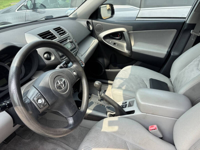 2012 Toyota RAV4 Base - Photo 9