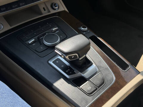 2019 Audi Q5 quattro Premium 45 TFSI