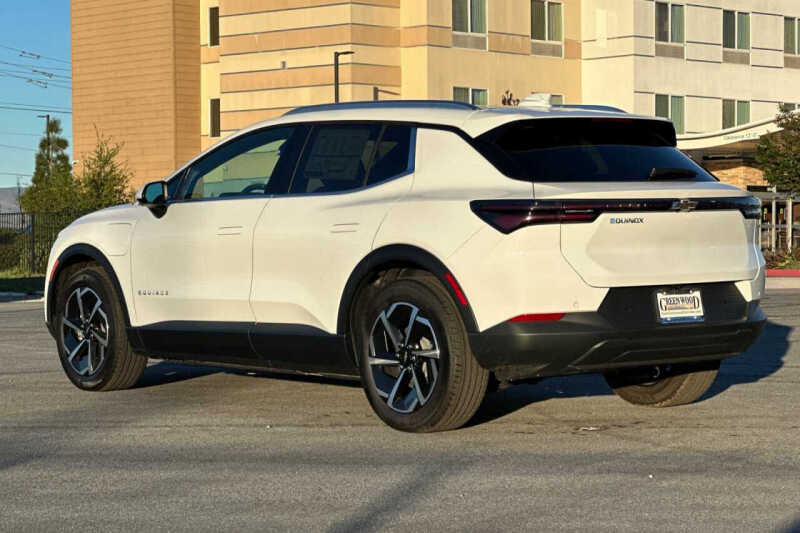 2026 Chevrolet Equinox EV LT 2