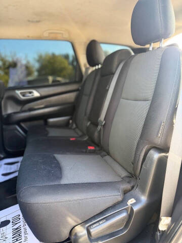 2019 Nissan Pathfinder SV