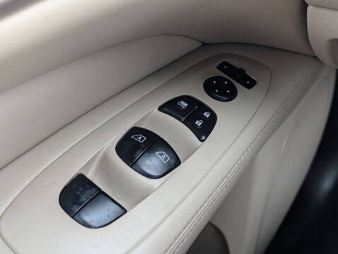 2017 Nissan Pathfinder SL