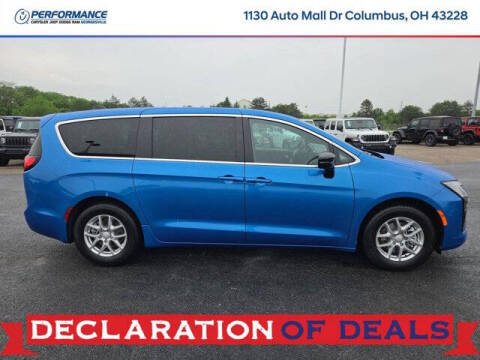 2027 Chrysler Pacifica Select