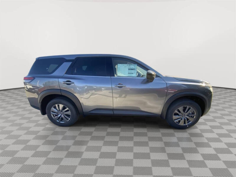 2025 Nissan Pathfinder S