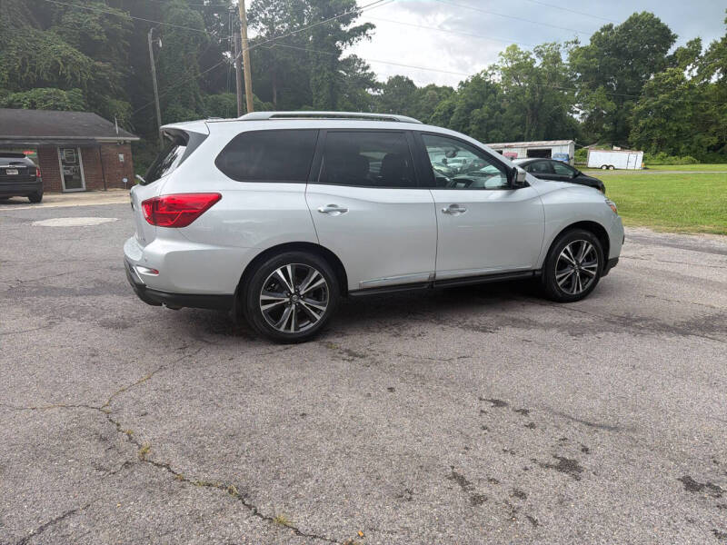 2017 Nissan Pathfinder Platinum