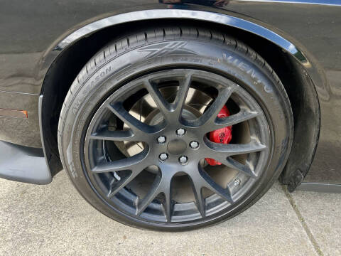 2016 Dodge Challenger 392 HEMI Scat Pack Shaker