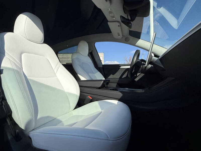 2024 Tesla Model Y Performance