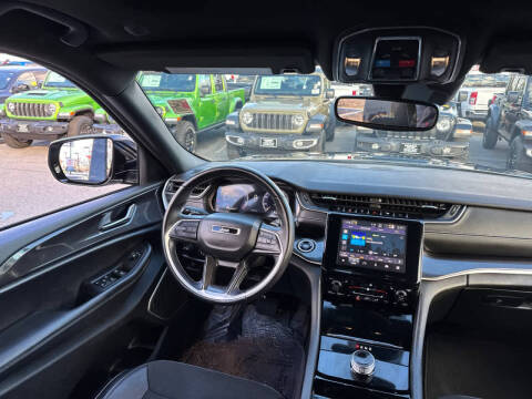 2022 Jeep Grand Cherokee Altitude