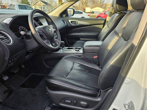 2017 Nissan Pathfinder SL