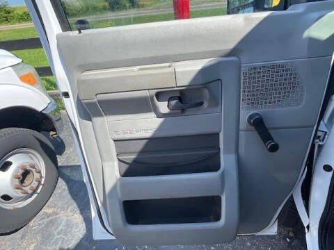 2014 Ford E-Series E-350 SD