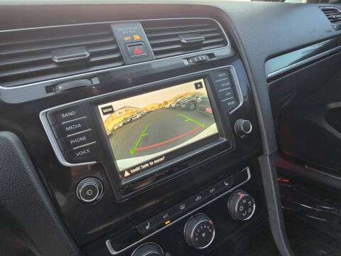 2017 Volkswagen Golf GTI SE