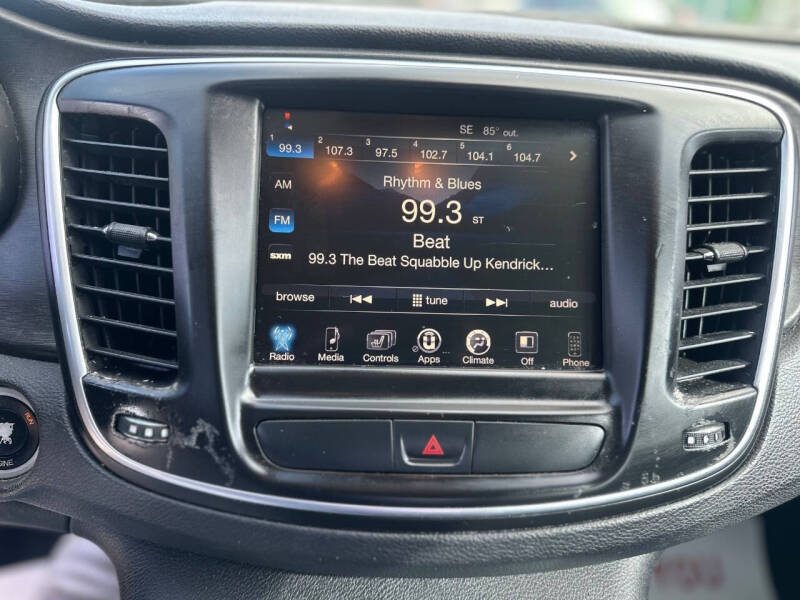 2016 Chrysler 200 Limited