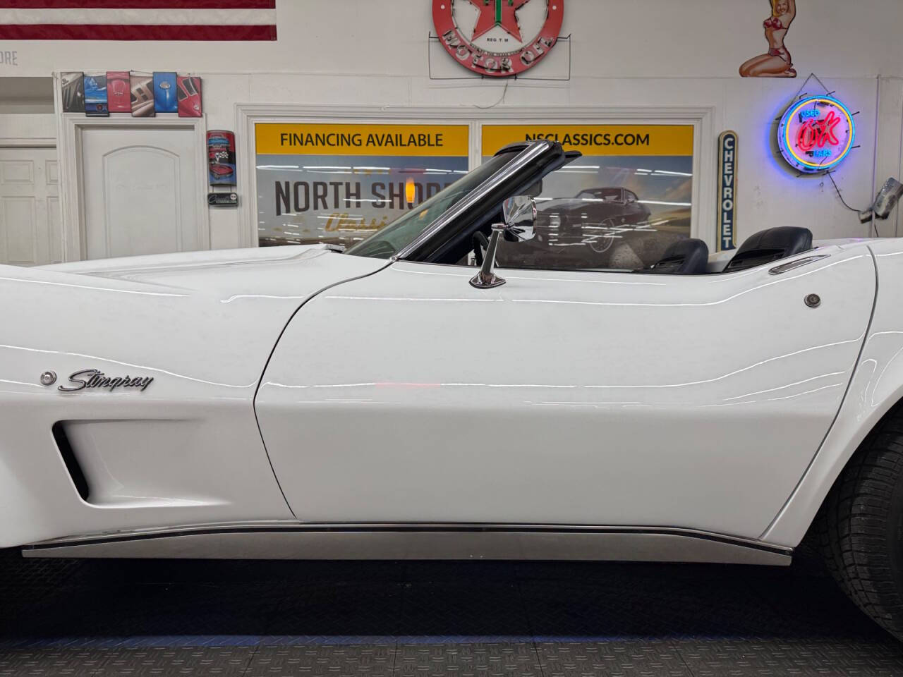 1975 Chevrolet Corvette 26