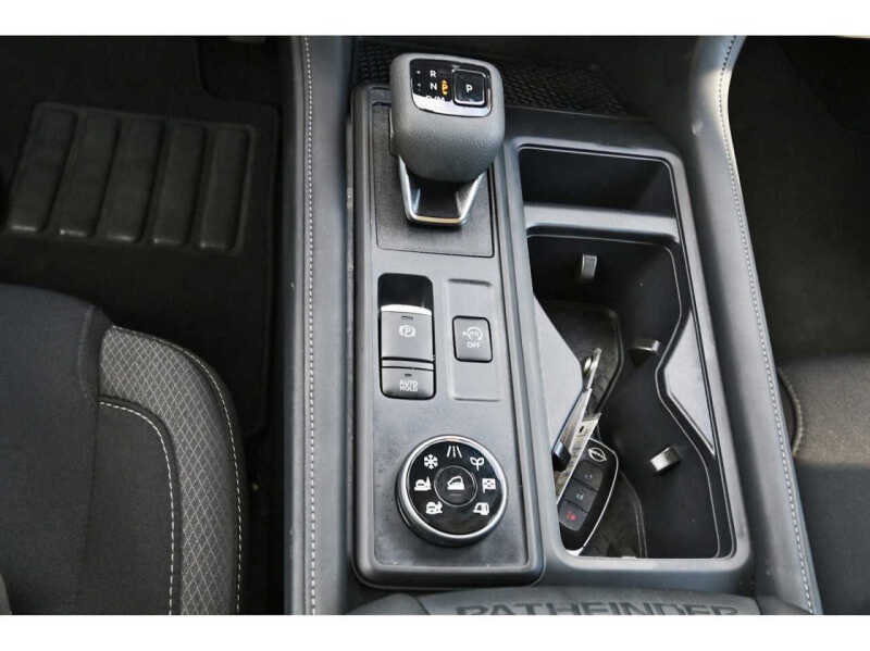 2025 Nissan Pathfinder S