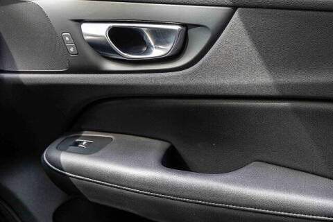 2024 Volvo S60 B5 Plus Dark Theme