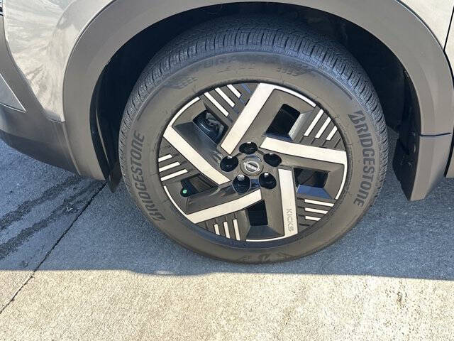 2025 Nissan Kicks SV