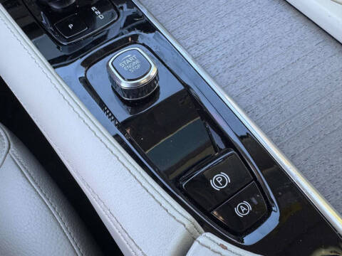 2024 Volvo XC90 B6 Plus Bright Theme 7P