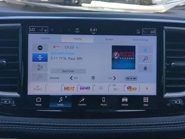 2026 Chrysler Pacifica Select