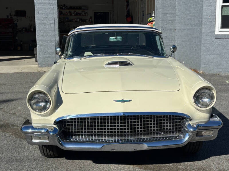 1957 Ford Thunderbird