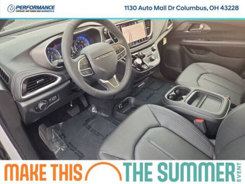 2027 Chrysler Pacifica Select