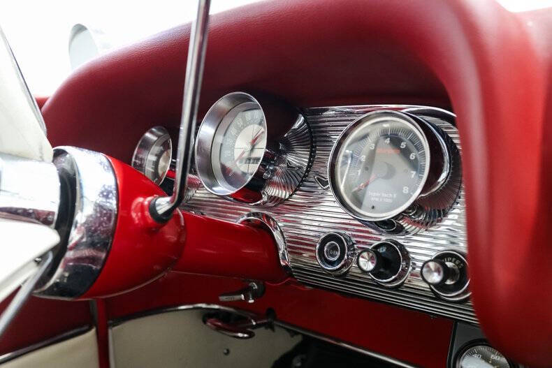 1958 Ford Thunderbird