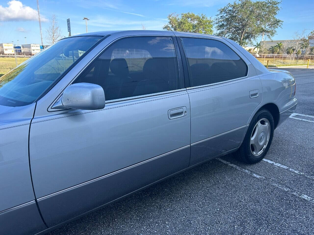 1998 Lexus LS 400  - $7,900