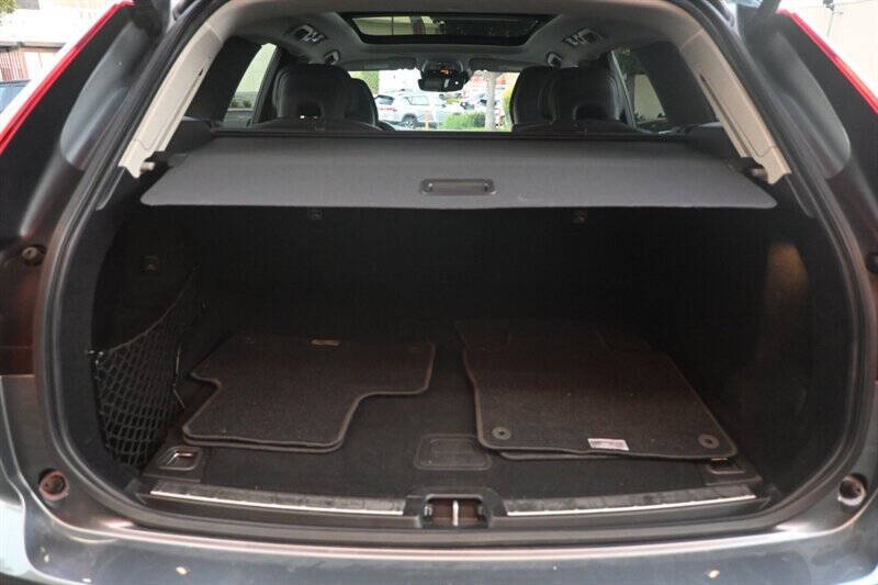 2020 Volvo XC60 T5 Momentum