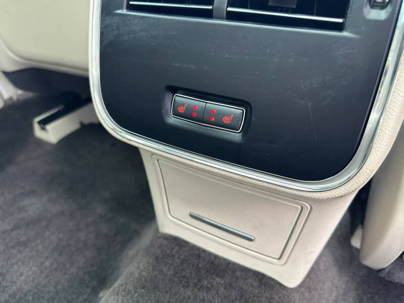 2017 Lincoln Continental Select