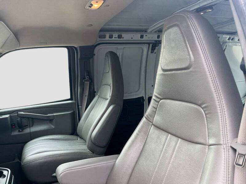 2023 GMC Savana 3500