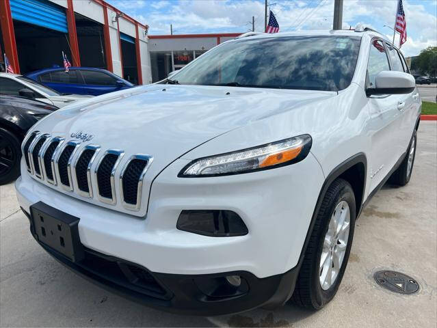 2018 Jeep Cherokee  - $18,797