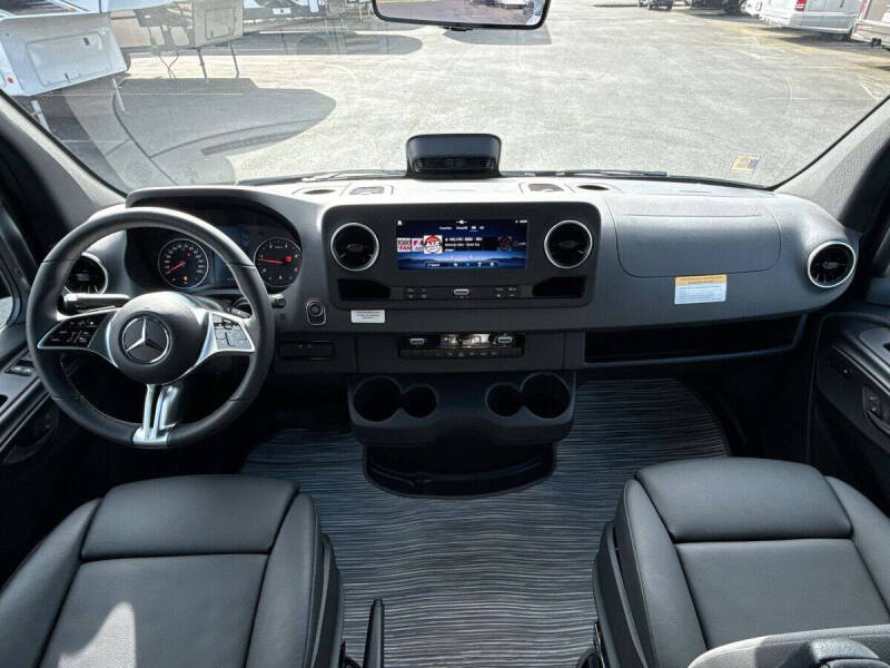 2025 Mercedes-Benz Sprinter