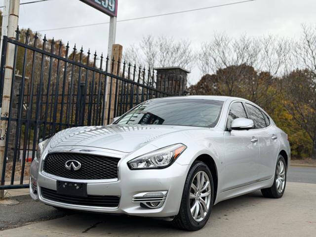 2015 Infiniti Q70 3.7