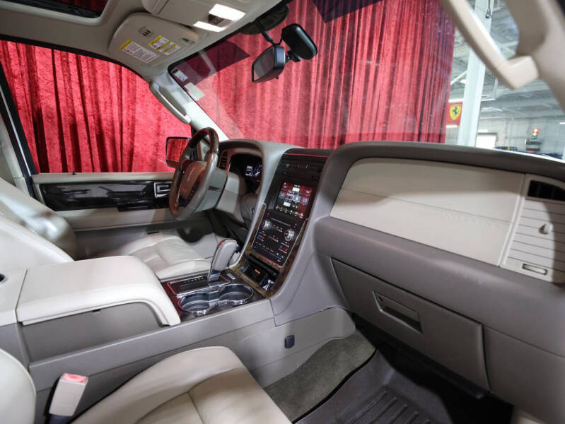 2017 Lincoln Navigator Select