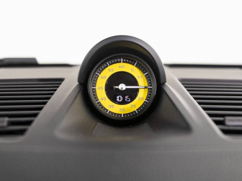 2025 Porsche 911 Carrera