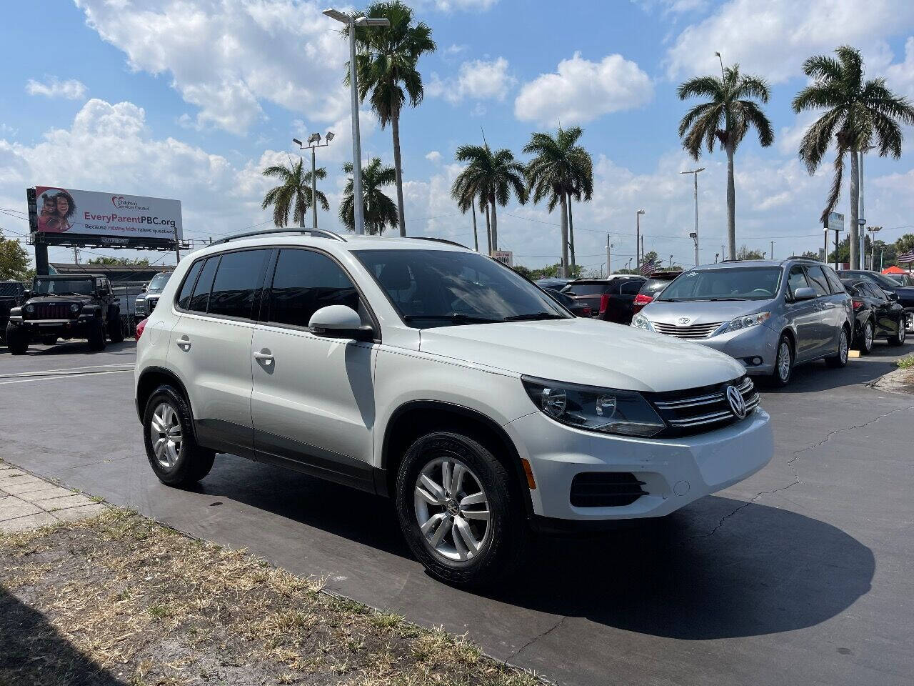 2016 Volkswagen Tiguan  - $10,900