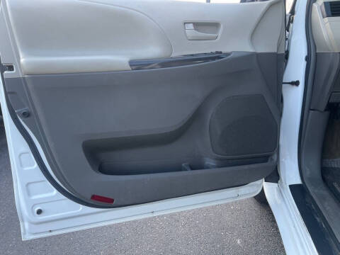 2012 Toyota Sienna