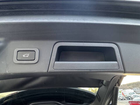 2018 Land Rover Range Rover Velar P250 R-Dynamic SE