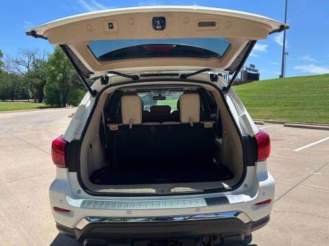 2017 Nissan Pathfinder Platinum