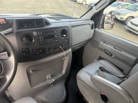 2014 Ford E-Series E-350 SD