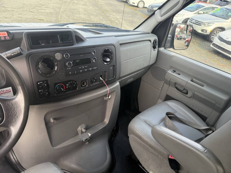 2014 Ford E-Series E-350 SD