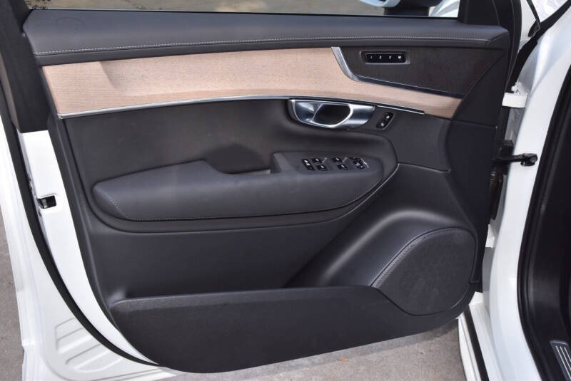 2025 Volvo XC90 B6 Plus Bright Theme 7P