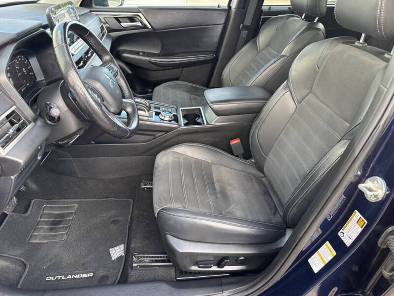 2024 Mitsubishi Outlander SE