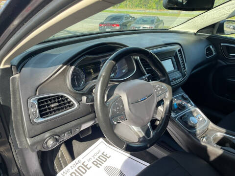 2017 Chrysler 200 LX