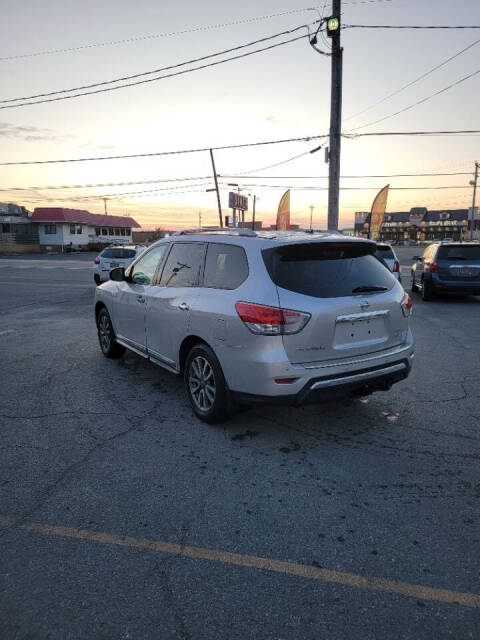 2013 Nissan Pathfinder for sale at Husky auto sales & service LLC in Milford, DE